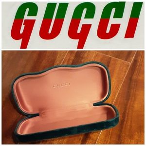 Gucci- green felt sunglass case